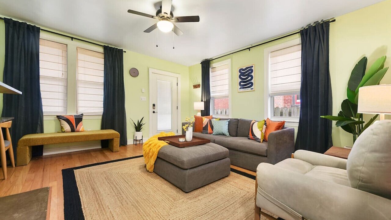 Photo of Livingroom in East Allegheny