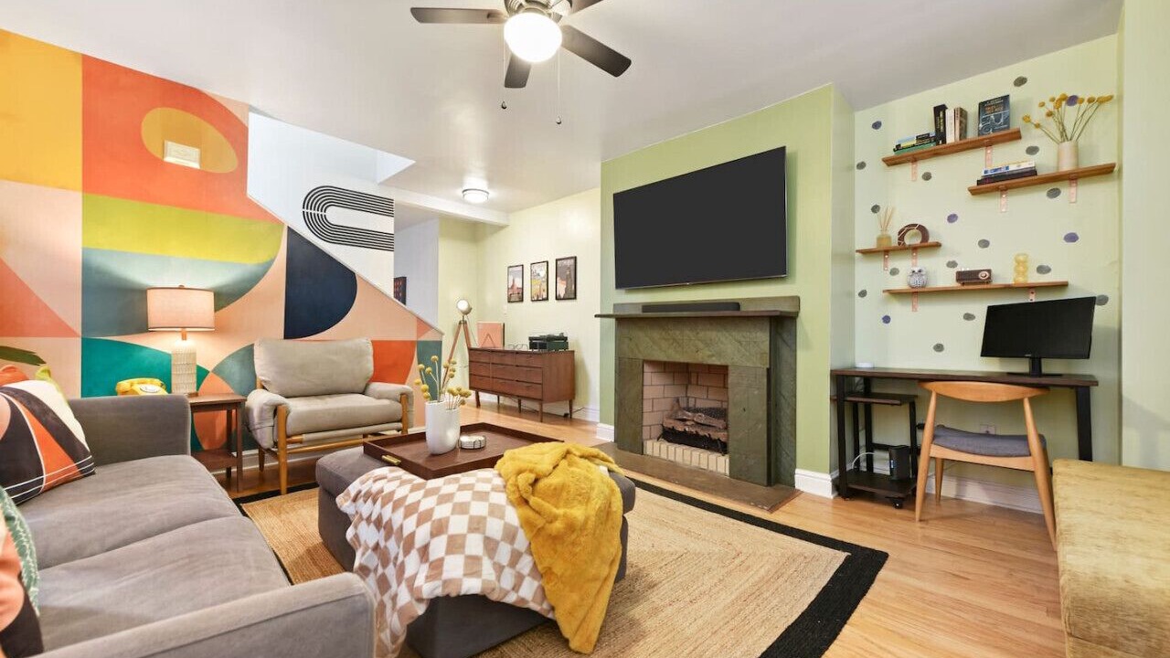 Photo of Livingroom in East Allegheny