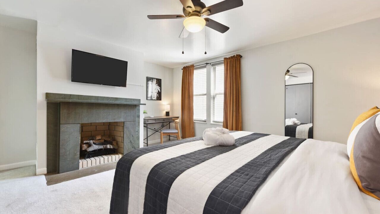 Photo of Bedroom in East Allegheny
