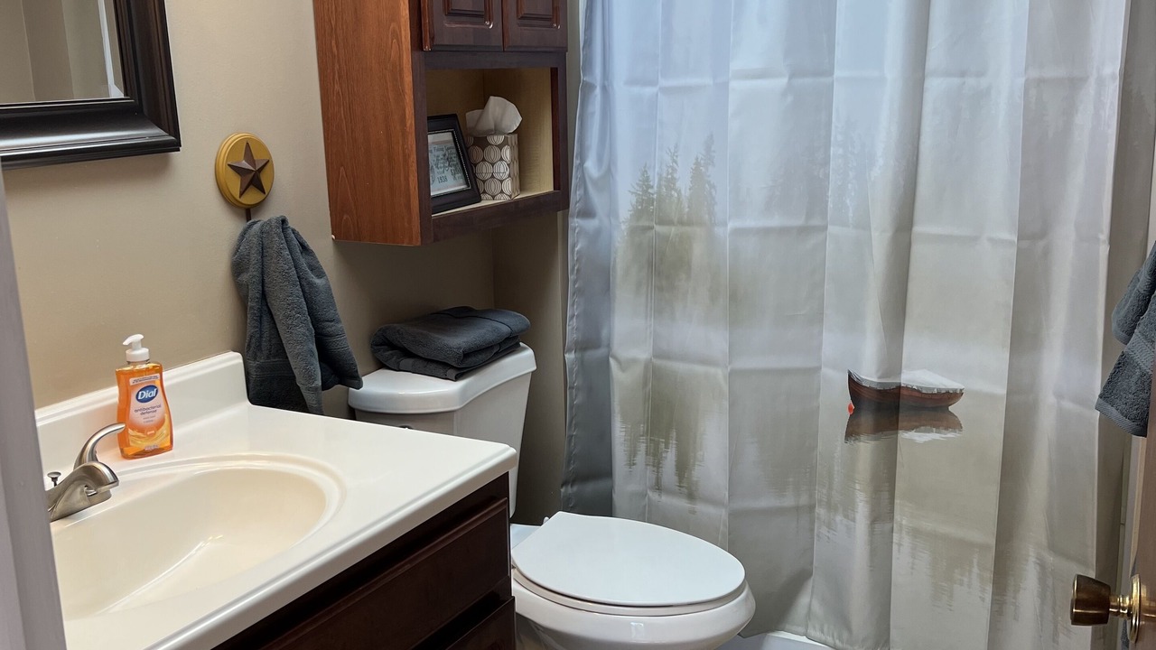 Photo of Bathroom in Pymatuning South