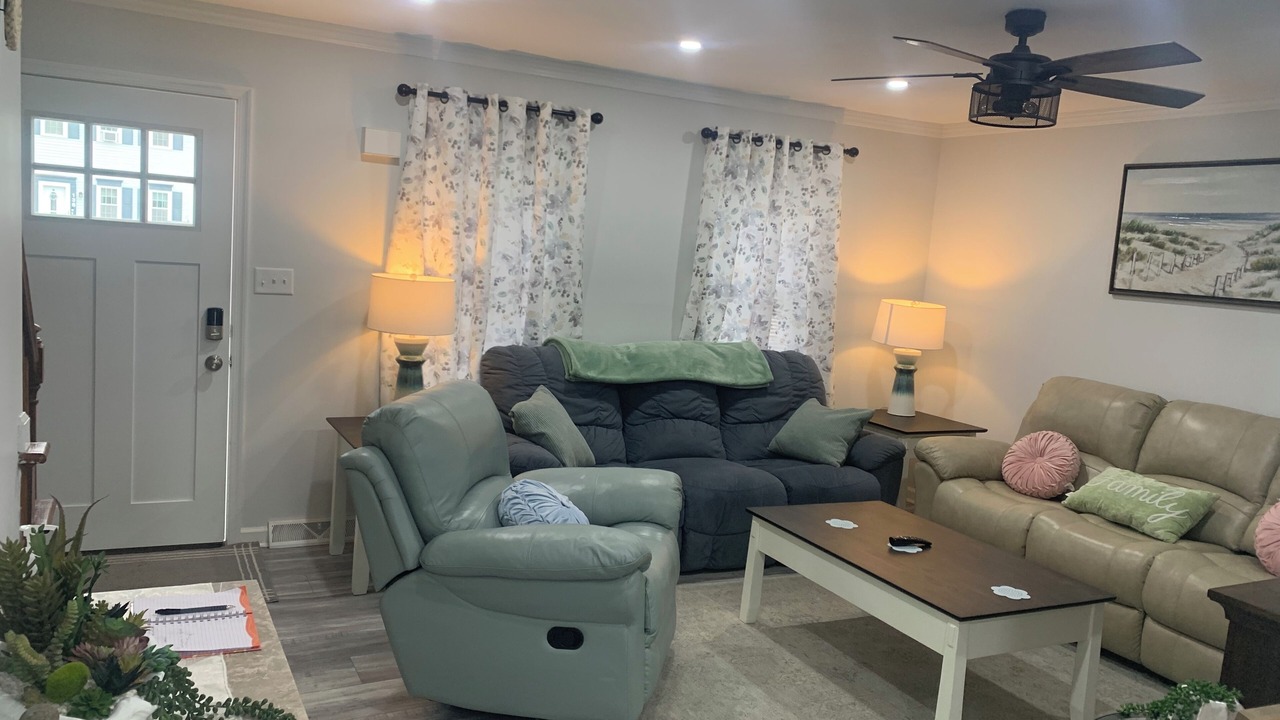 Photo of Livingroom in Elizabethtown