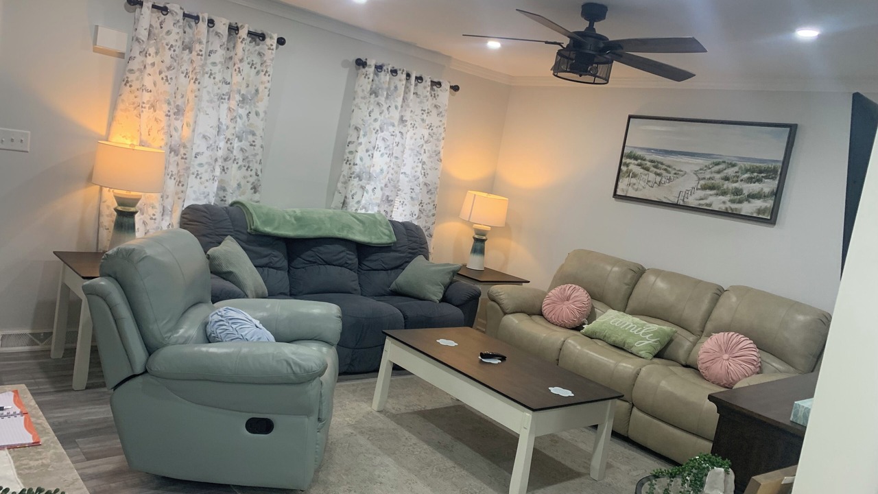 Photo of Livingroom in Elizabethtown