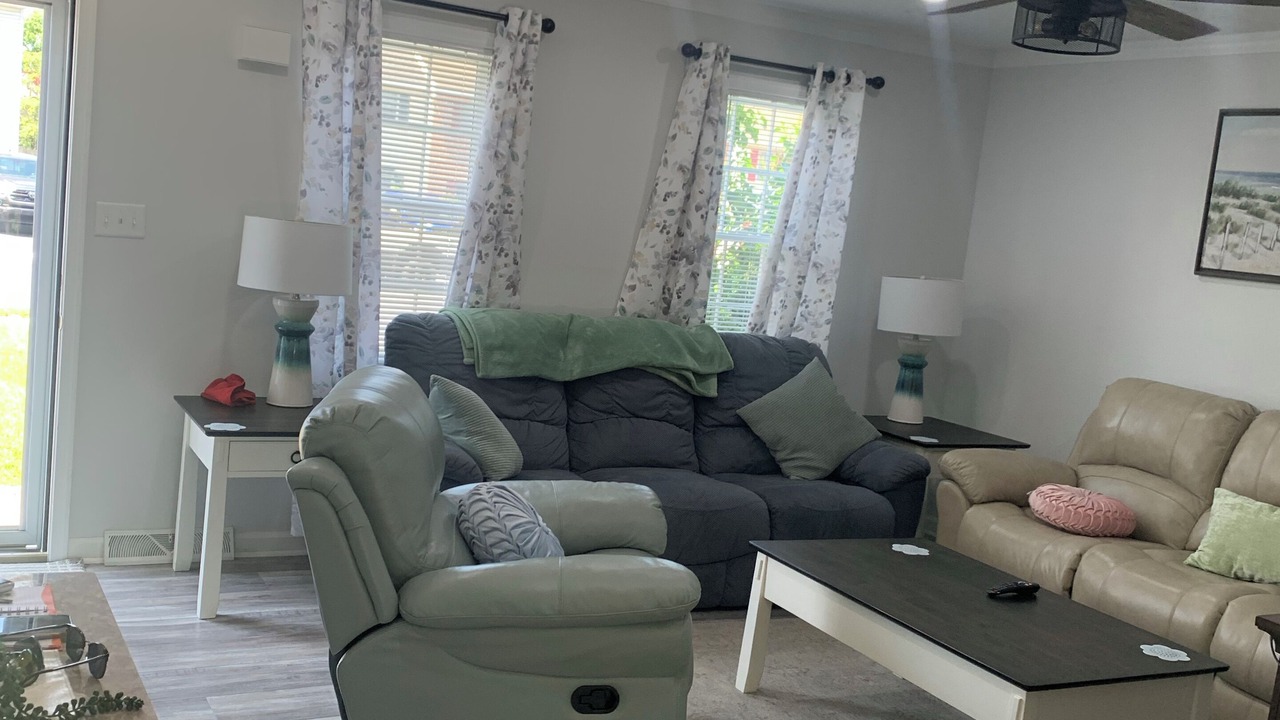Photo of Livingroom in Elizabethtown