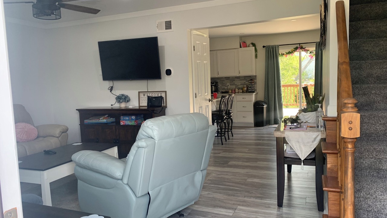 Photo of Livingroom in Elizabethtown