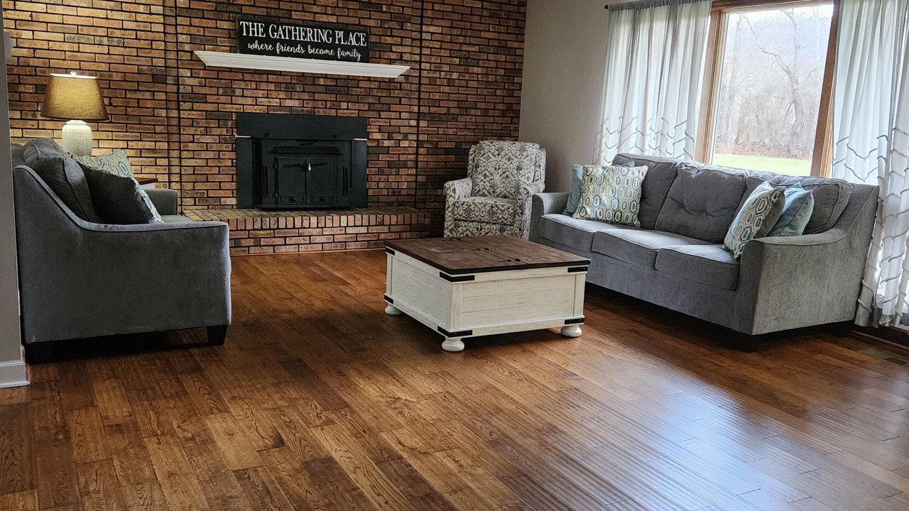 Photo of Livingroom in Sugar Grove