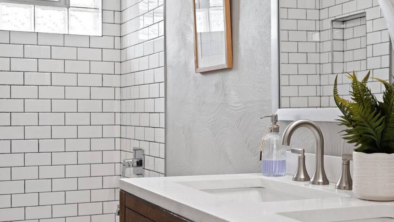 Photo of Bathroom in South Side Flats