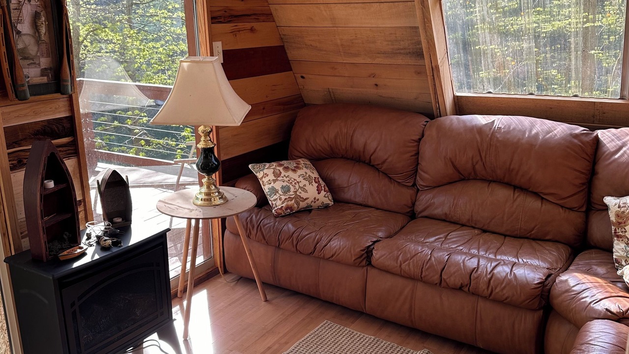 Photo of Livingroom in Hopewell
