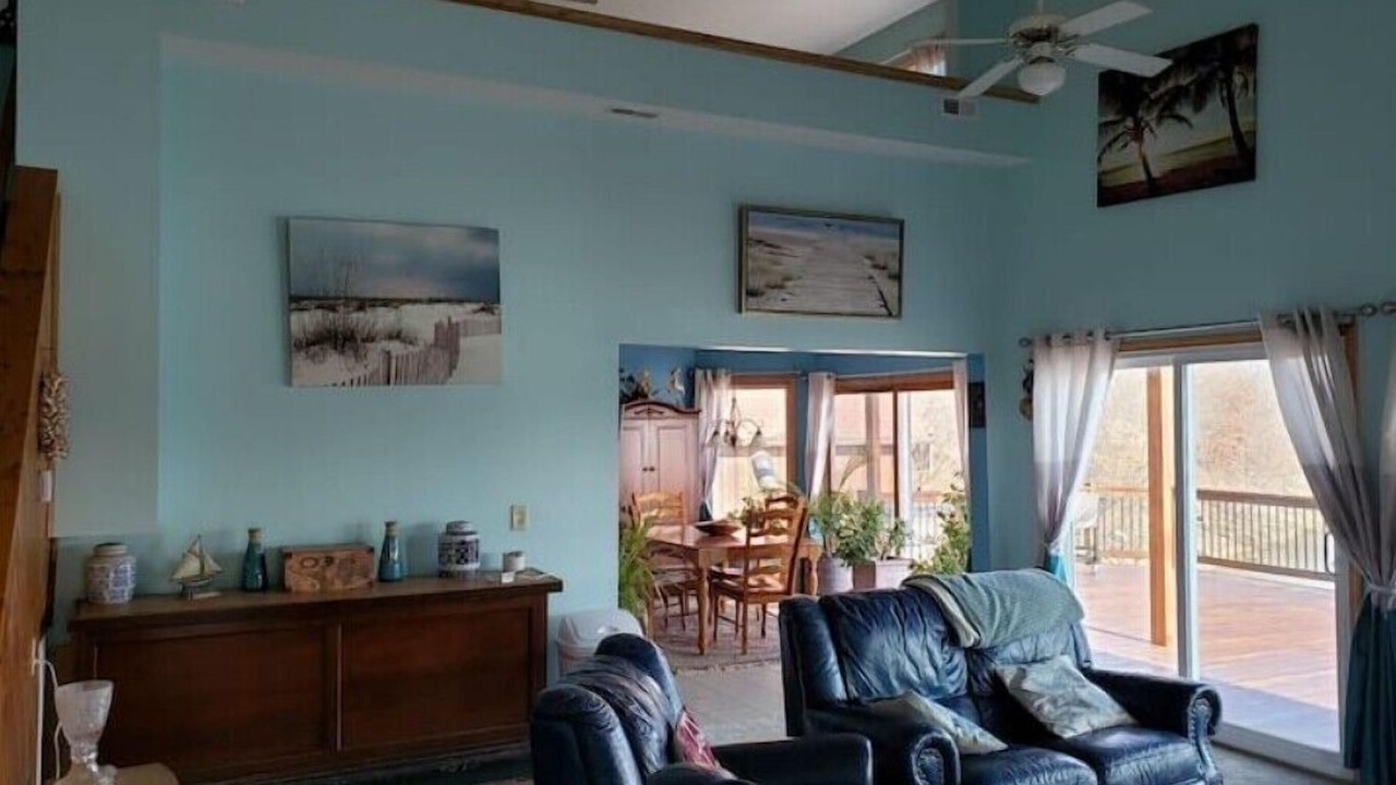 Photo of Livingroom in Deerfield