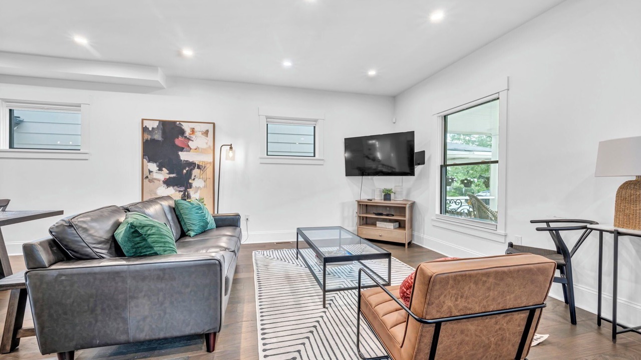 Photo of Bedroom in Detroit - Shoreway