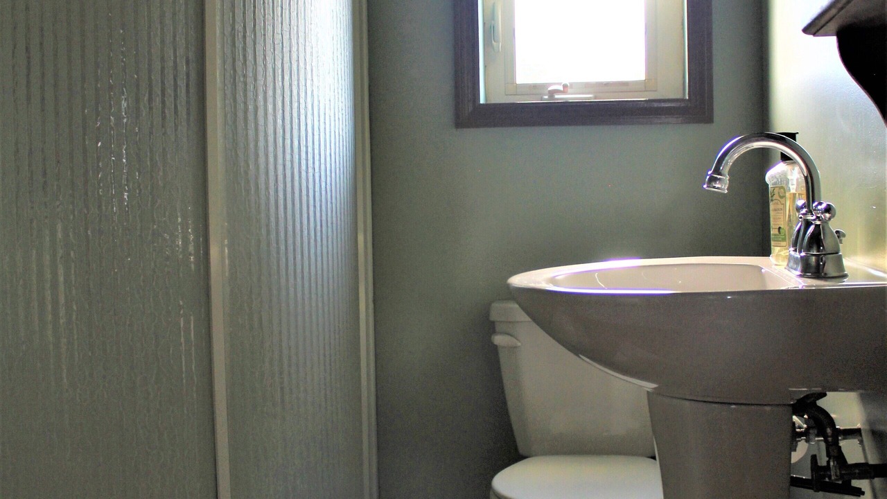 Photo of Bathroom in Listie