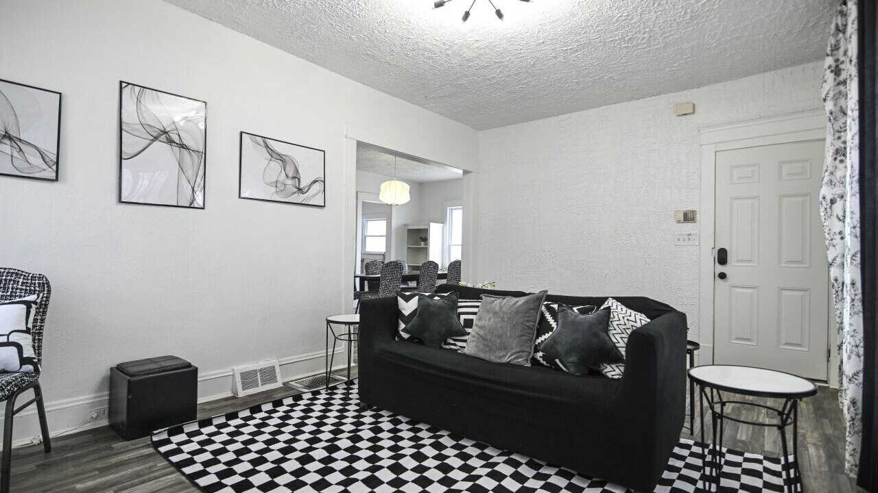 Photo of Livingroom in East Cleveland