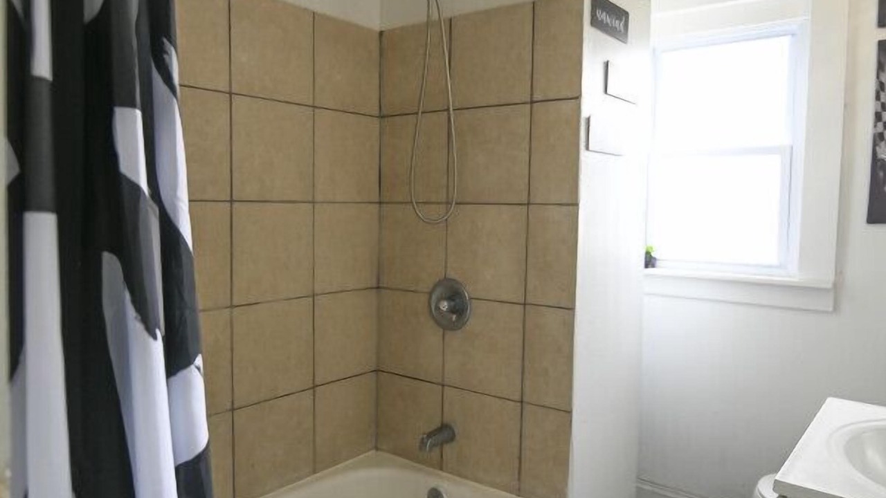 Photo of Bathroom in East Cleveland