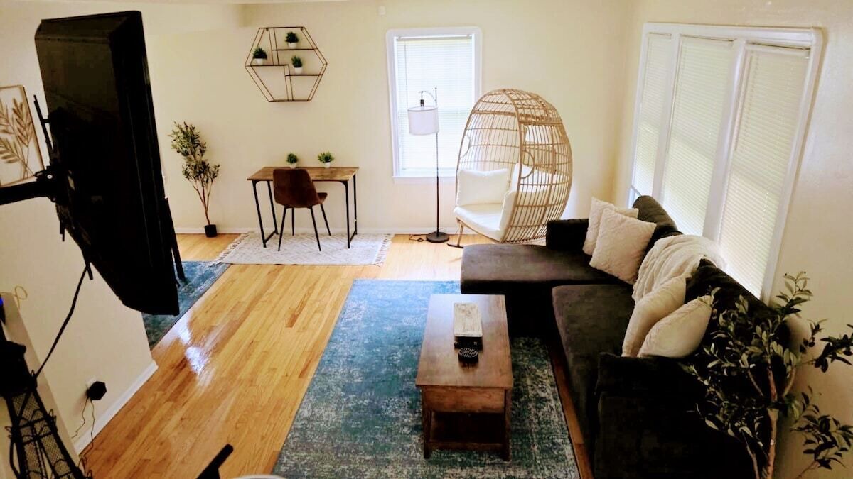 Photo of Livingroom in Cleveland Heights
