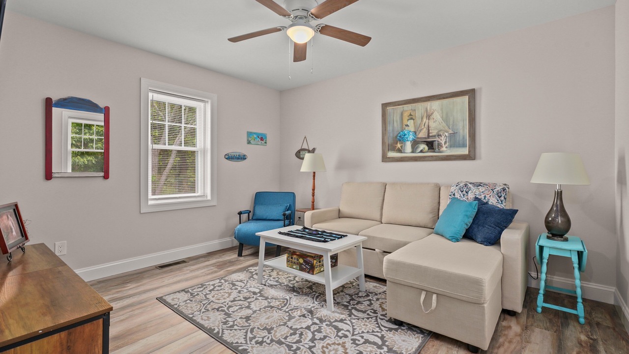 Photo of Livingroom in Deep Hole