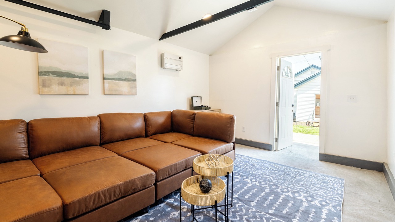 Photo of Livingroom in Hamilton