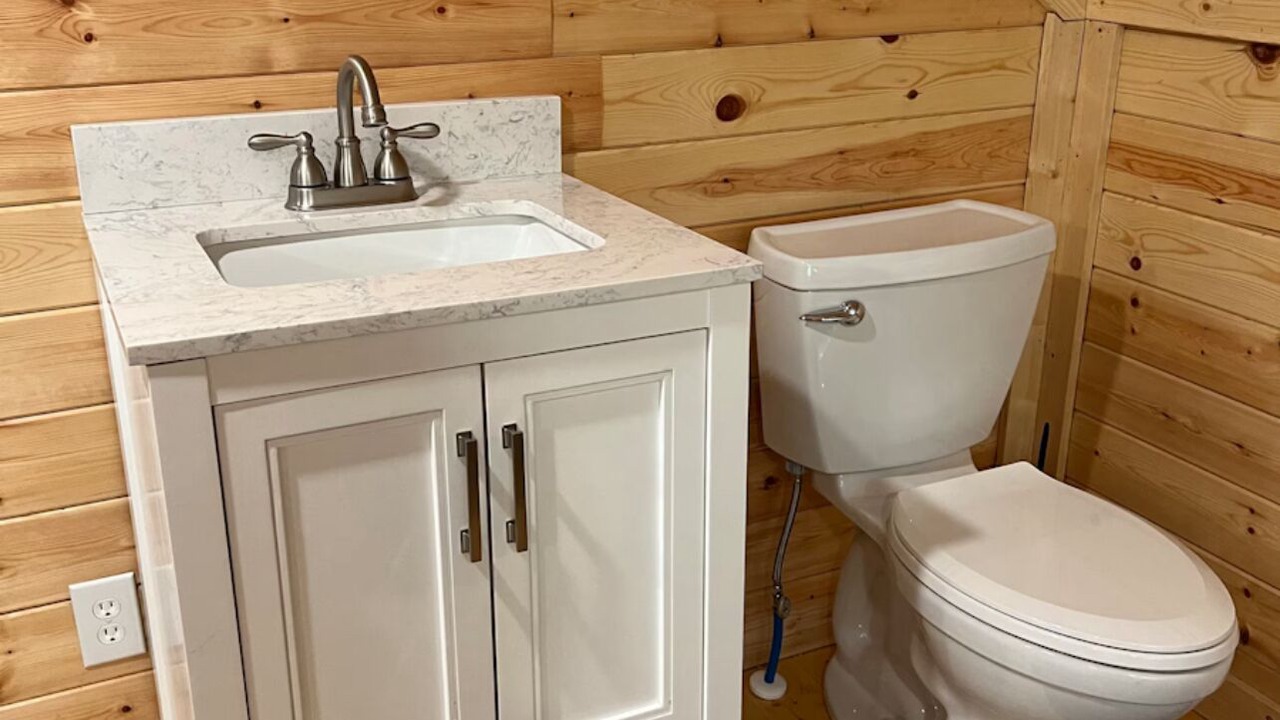 Photo of Bathroom in Frogue