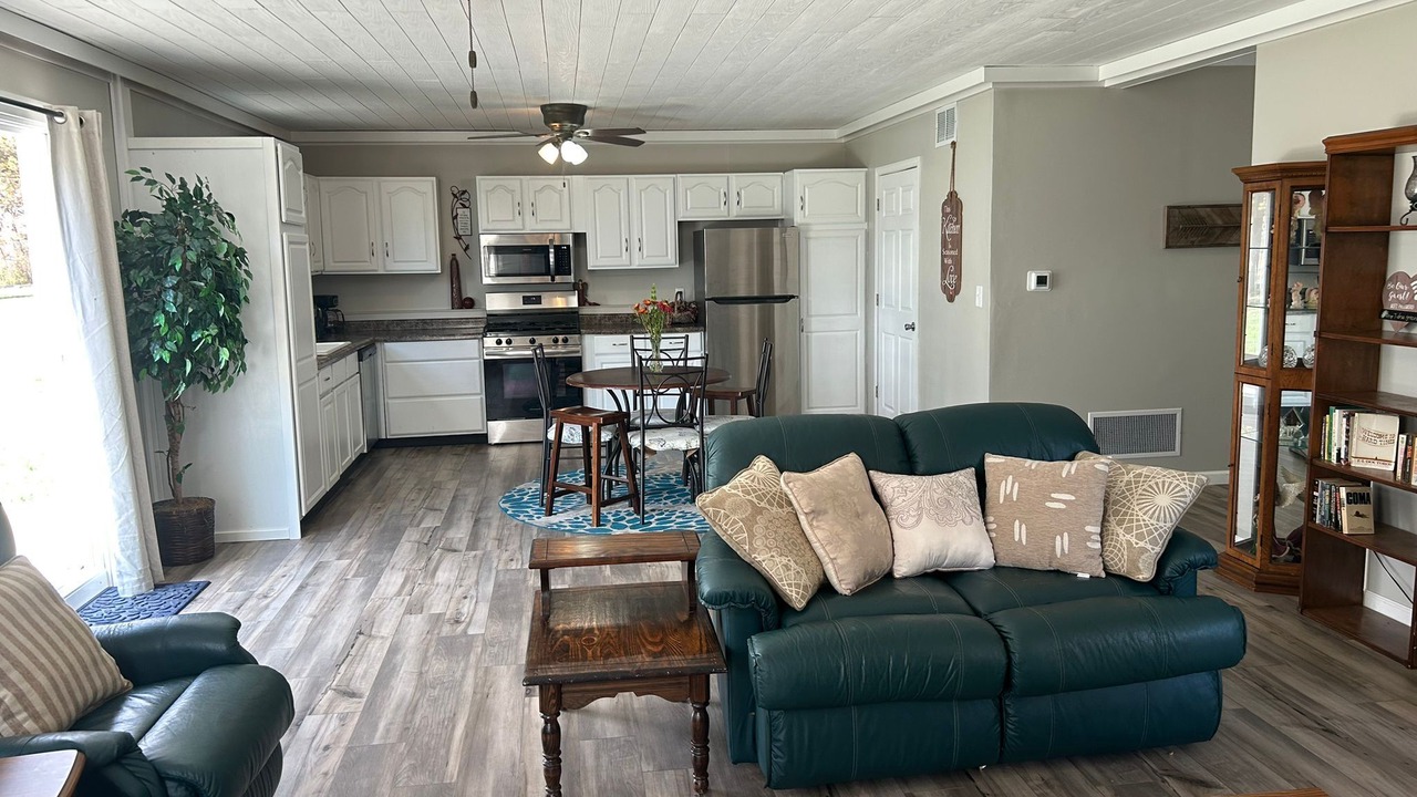 Photo of Livingroom in St. Marys