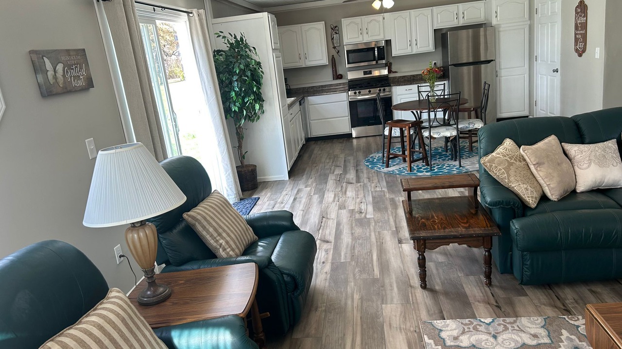 Photo of Livingroom in St. Marys
