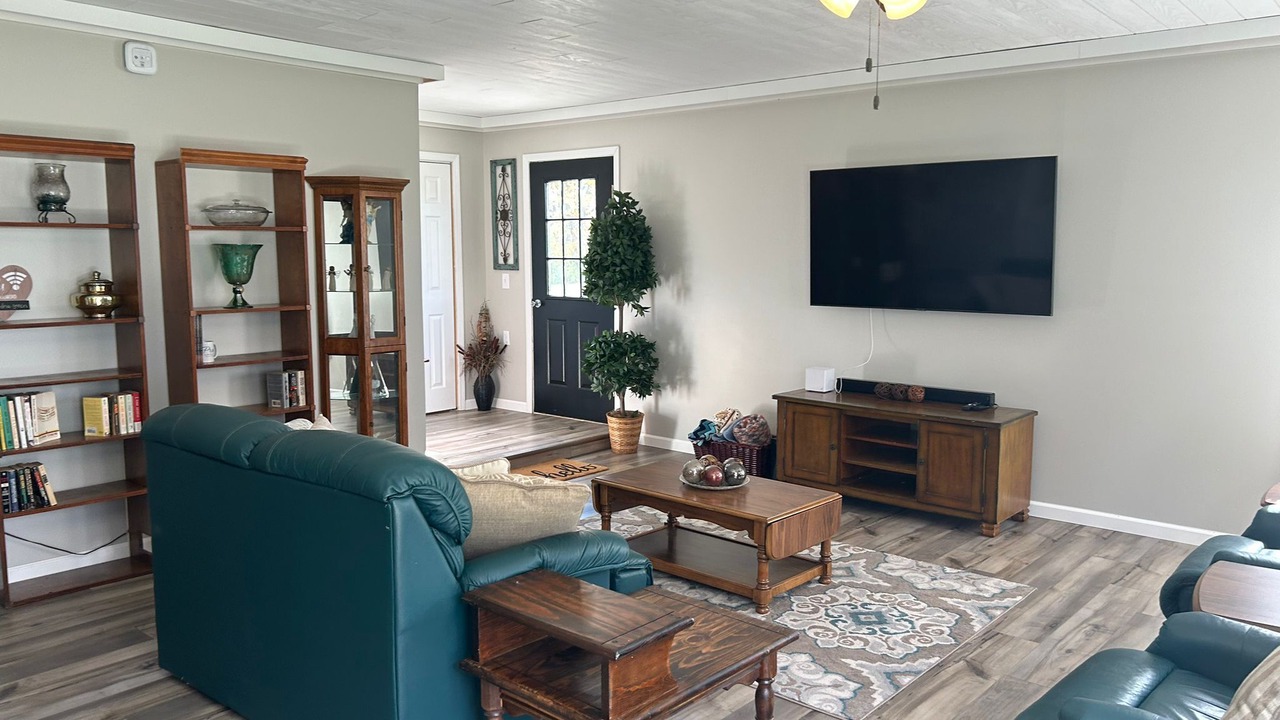 Photo of Livingroom in St. Marys