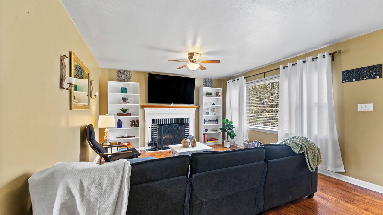 Photo of Livingroom in Youngstown