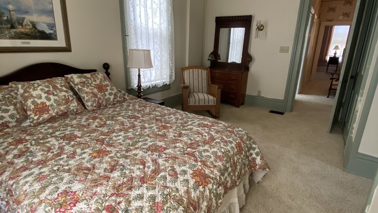 Photo of Bedroom in Ashland