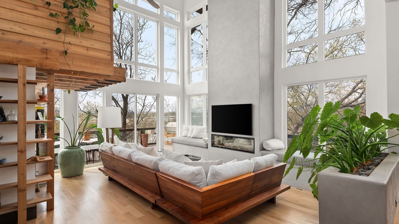 Photo of Livingroom in Shelby Hills