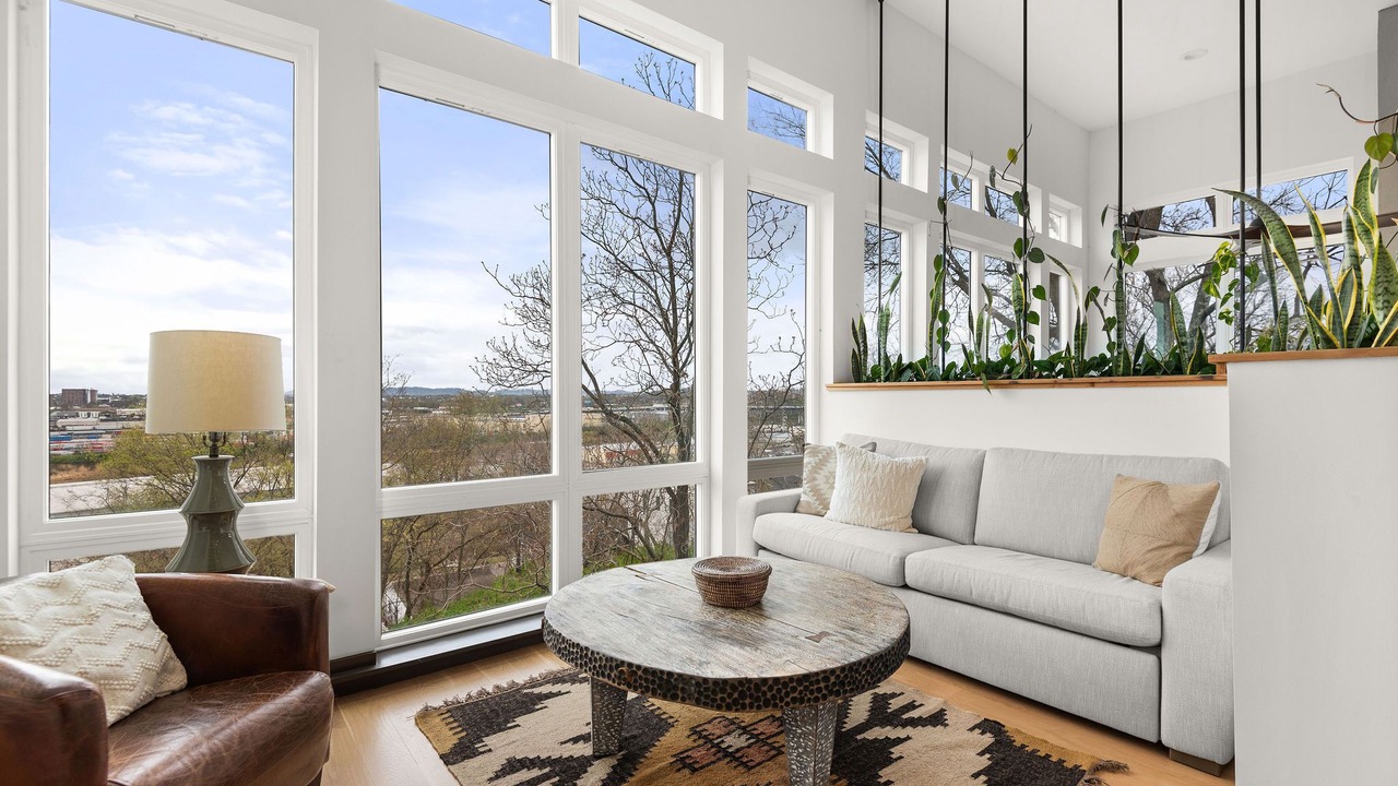 Photo of Livingroom in Shelby Hills