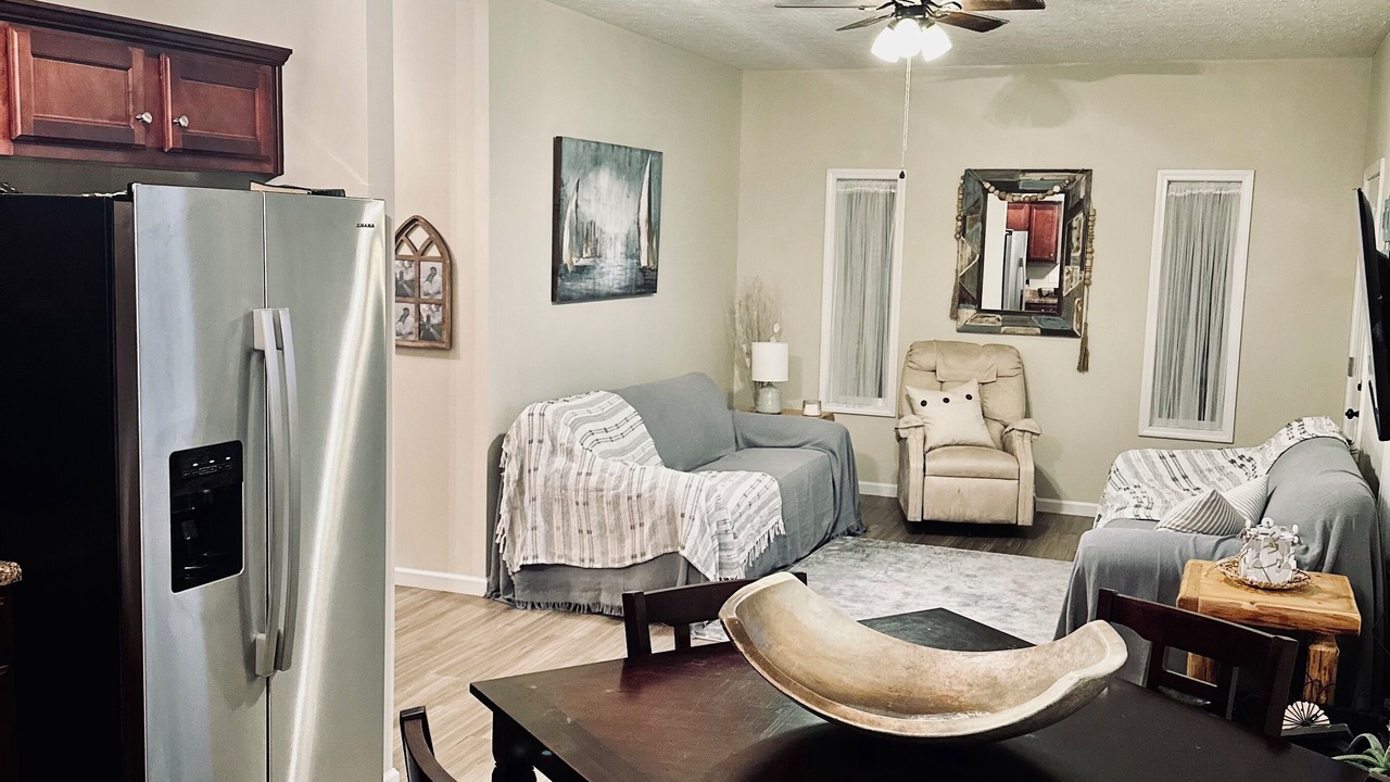 Photo of Livingroom in Jamestown