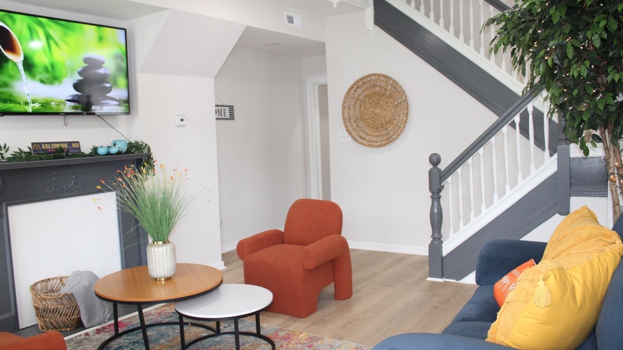Photo of Livingroom in Lochearn