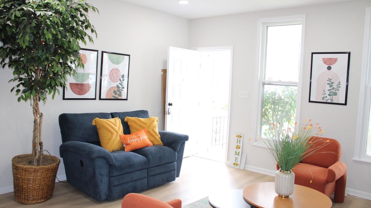 Photo of Livingroom in Lochearn