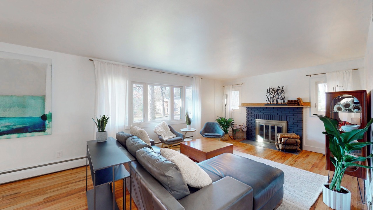 Photo of Livingroom in West Elmira