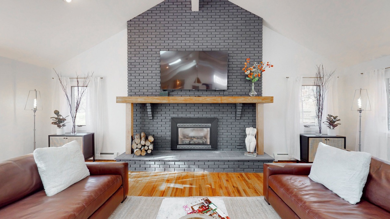 Photo of Livingroom in West Elmira