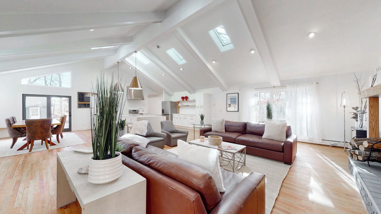 Photo of Livingroom in West Elmira