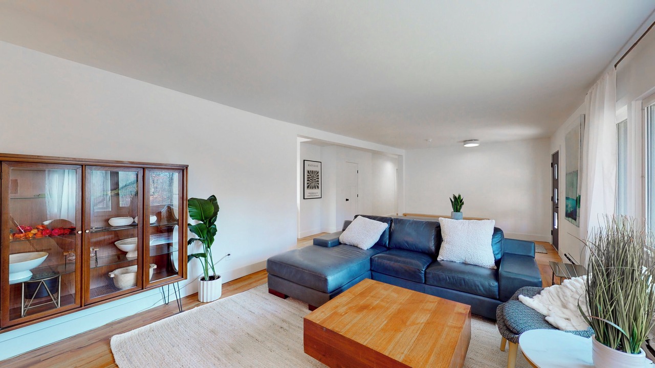 Photo of Livingroom in West Elmira