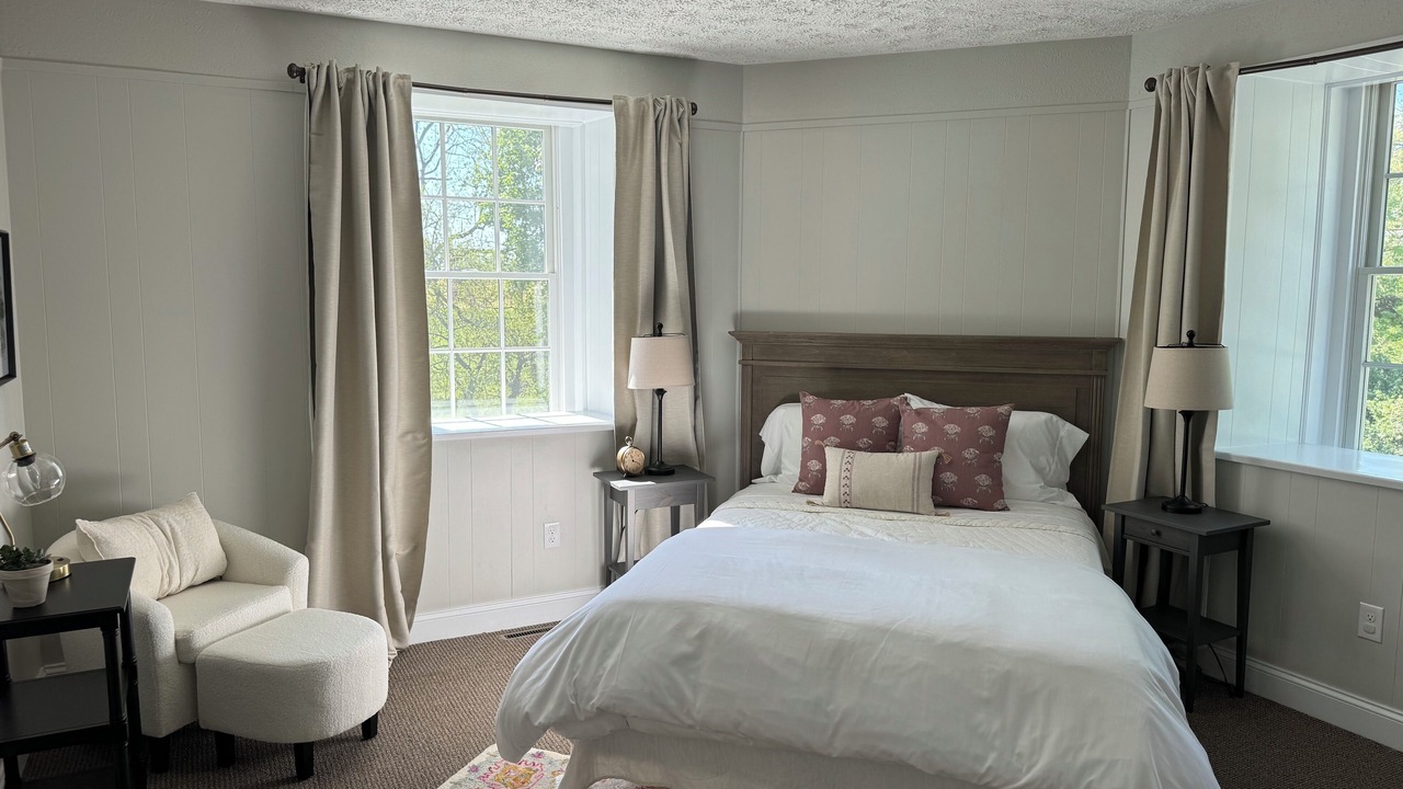 Photo of Bedroom in Lebanon - Pine Grove