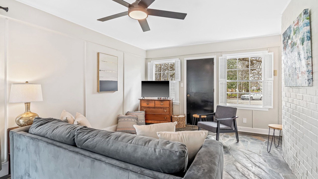 Photo of Livingroom in Burlington