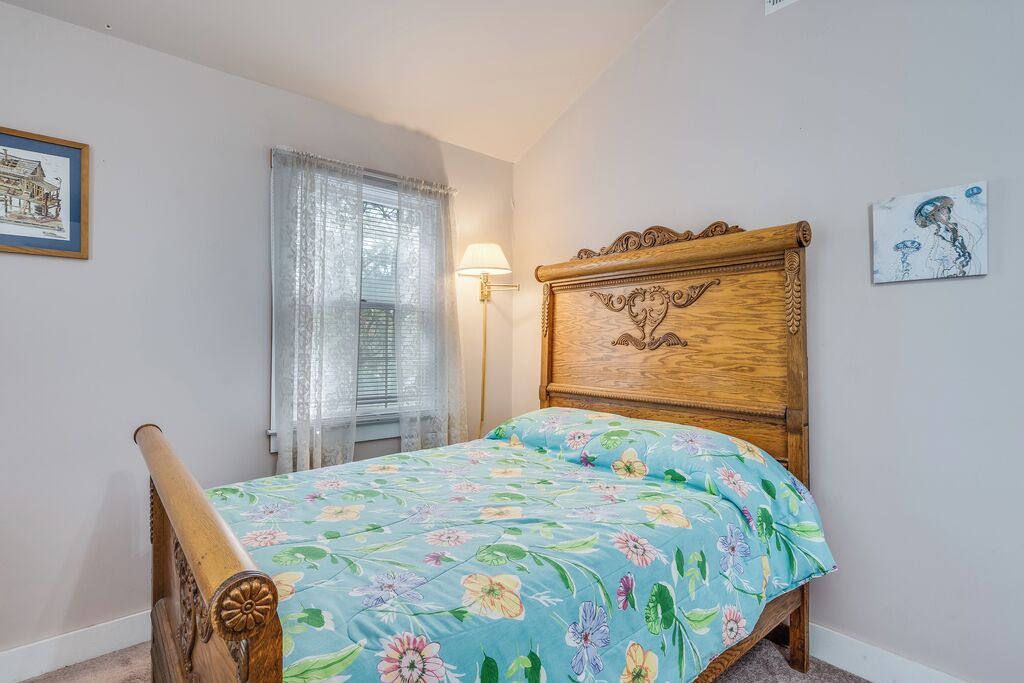 Photo of Bedroom in Deep Hole