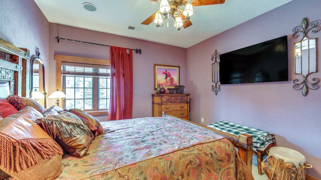 Photo of Bedroom in Champion