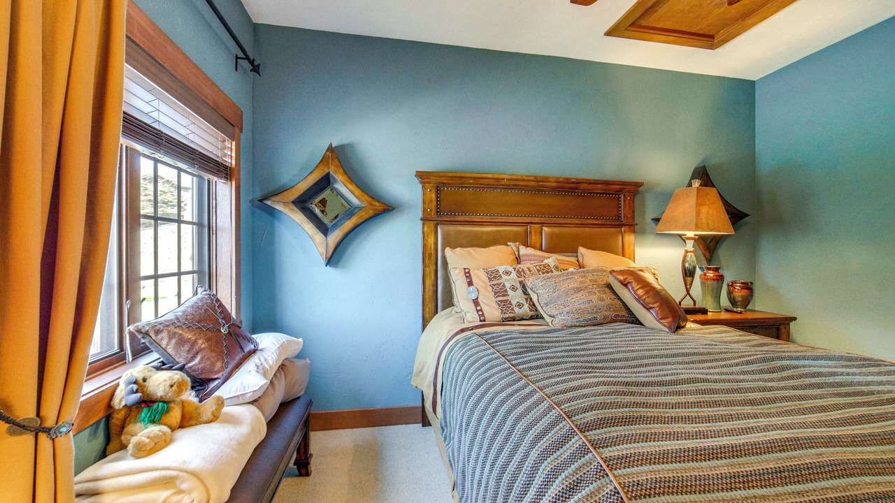 Photo of Bedroom in Champion