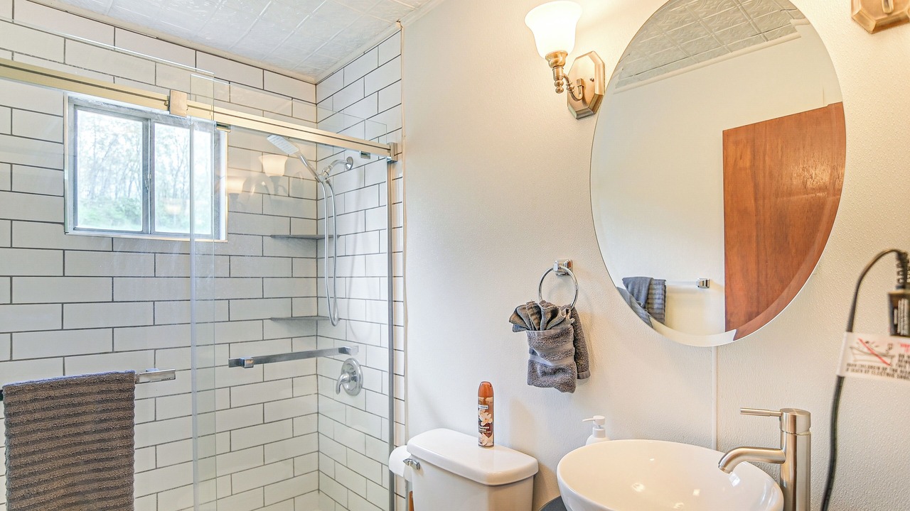 Photo of Bathroom in Lockbridge