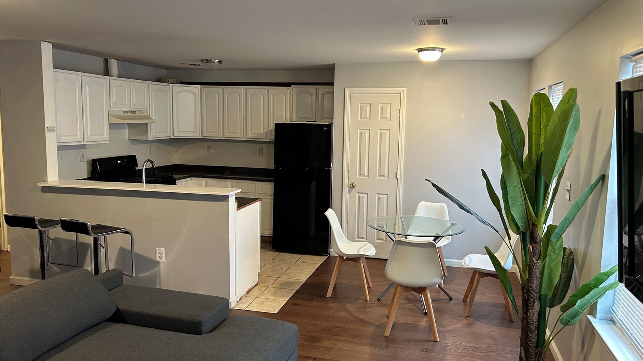 Photo of Livingroom in Newark