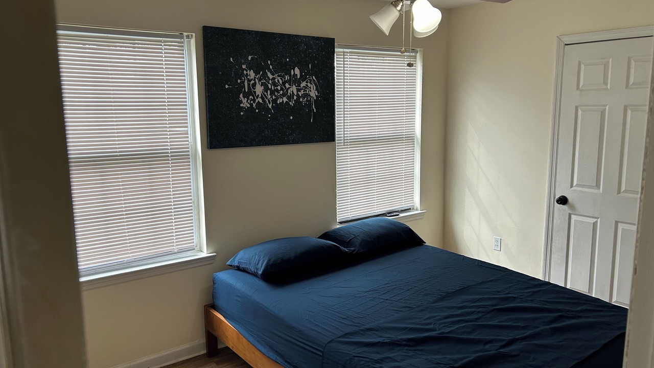 Photo of Bedroom in Newark