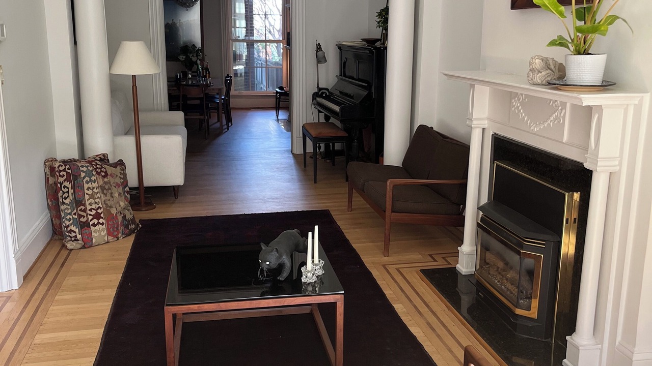 Photo of Livingroom in Charles Village