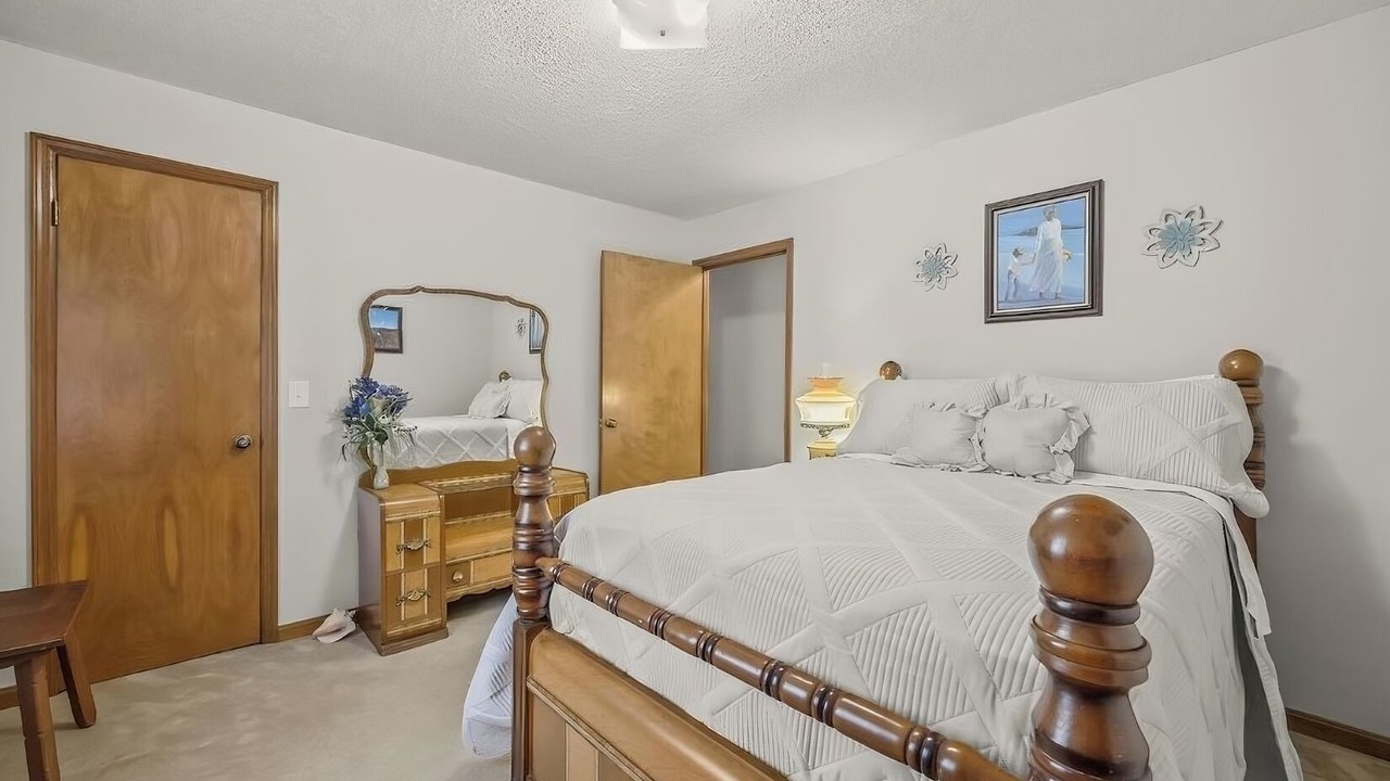 Photo of Bedroom in Smithville
