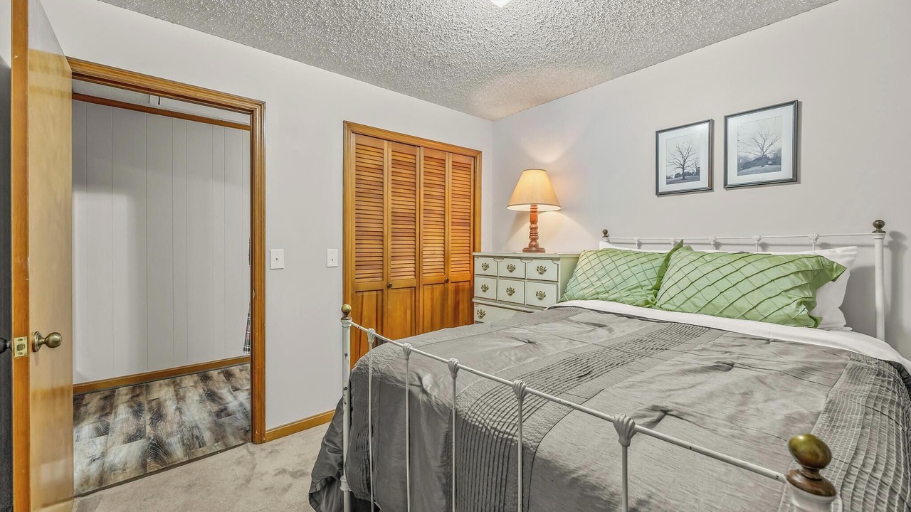 Photo of Bedroom in Smithville