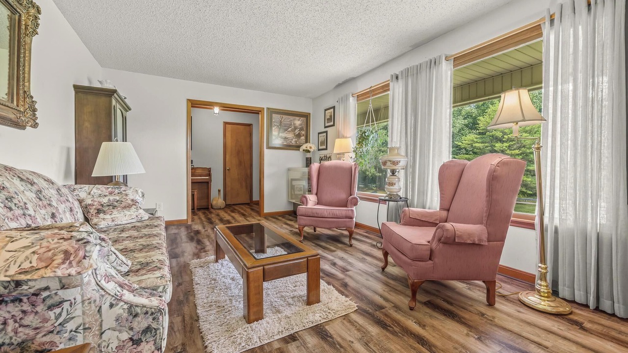 Photo of Livingroom in Smithville
