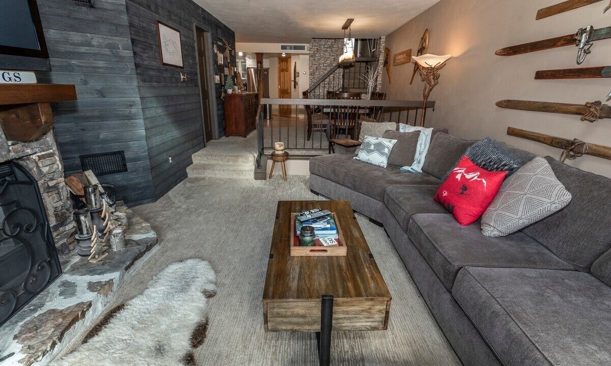 Photo of Livingroom in Seven Springs