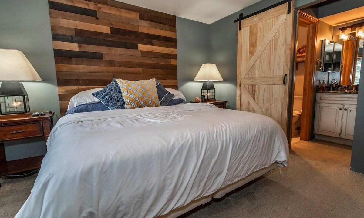 Photo of Bedroom in Seven Springs