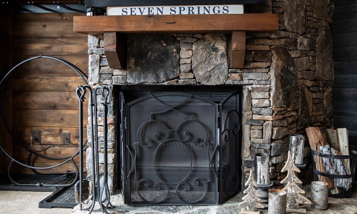 Photo of Livingroom in Seven Springs