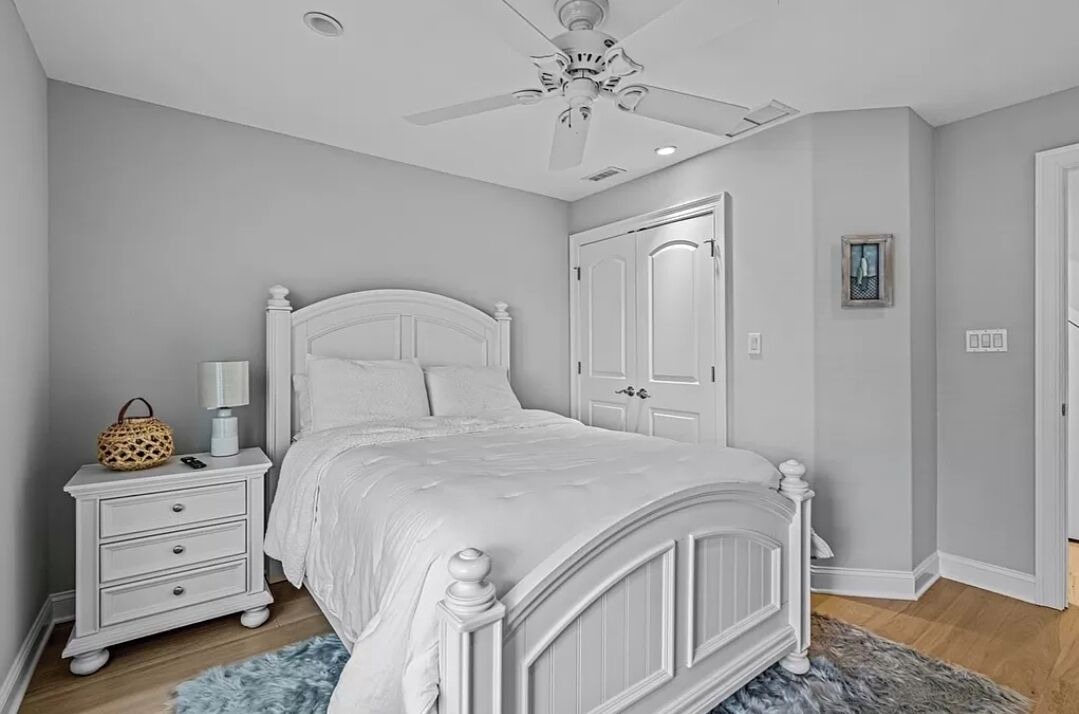 Photo of Bedroom in Avalon